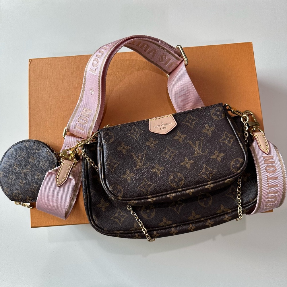 Louis Vuitton multi pochette
